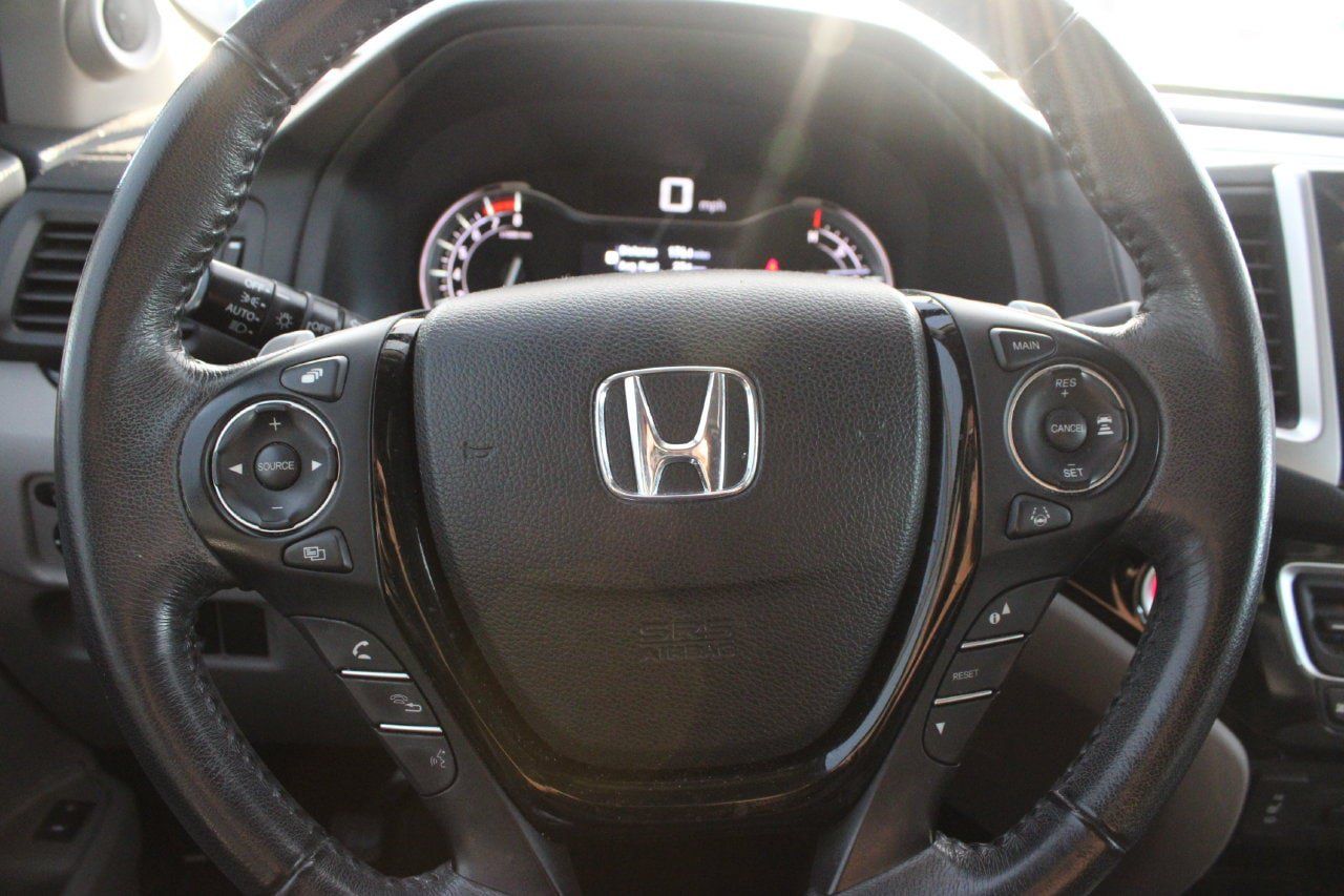 Used 2017 Honda Pilot Touring image 12