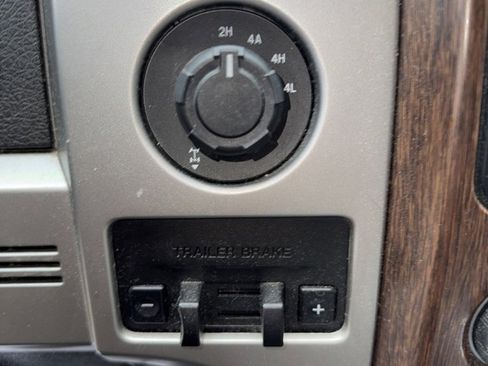 Used 2013 Ford F150 Lariat w/ Lariat Chrome Pkg image 14