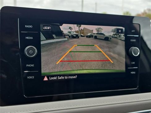 New 2026 Volkswagen Taos SE image 20