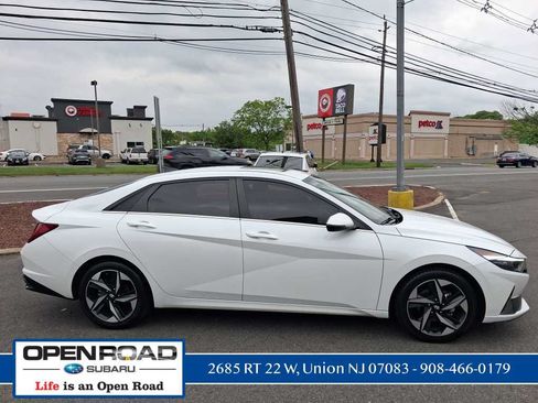 Used 2022 Hyundai Elantra Limited w/ Cargo Package FWD image 5