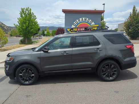Used 2017 Ford Explorer XLT w/ Equipment Group 202A AWD/4WD image 3