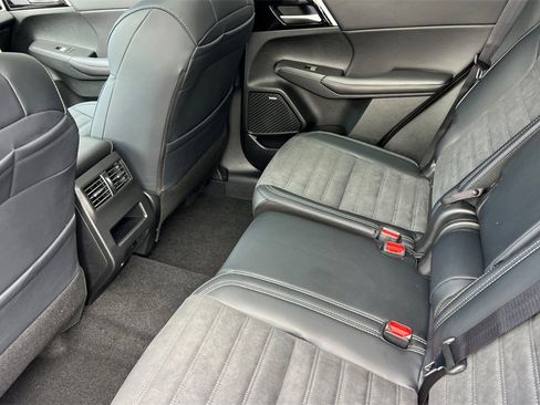 New 2026 Mitsubishi Outlander AWD image 13