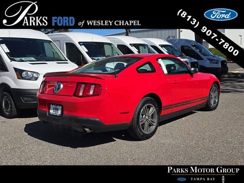Used 2010 Ford Mustang Coupe image 4