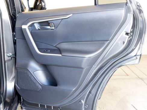 Used 2024 Toyota RAV4 SE image 23