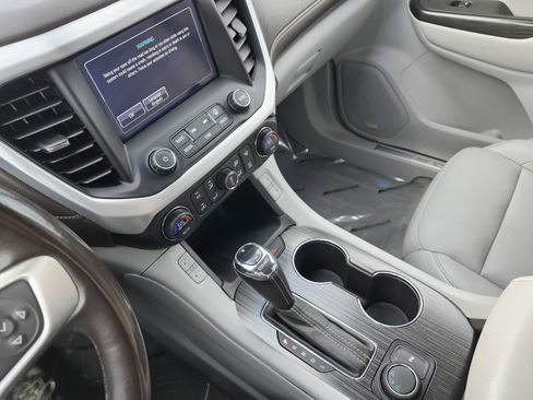Used 2019 GMC Acadia SLT FWD image 32