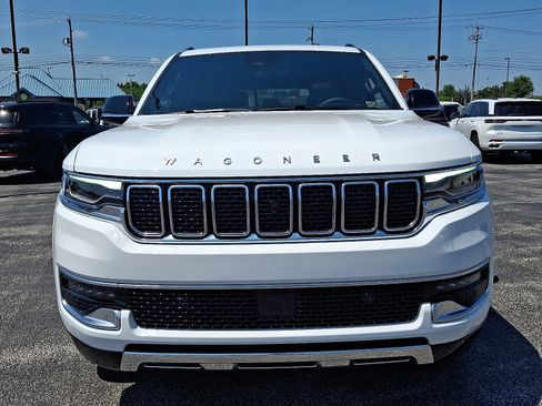 New 2025 Jeep Wagoneer Series III w/ Premium Group I image 3