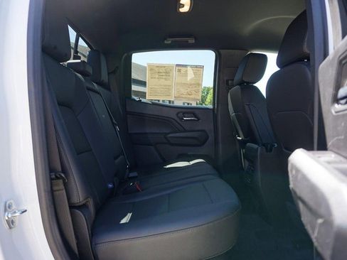 Used 2024 Chevrolet Colorado LT w/ LT Convenience Package III AWD/4WD image 31