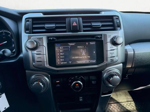 Used 2018 Toyota 4Runner SR5 AWD/4WD image 18