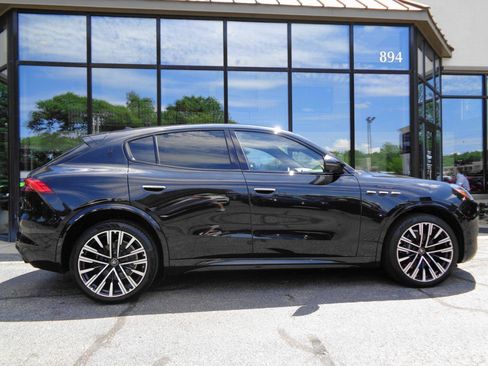Used 2023 Maserati Grecale Modena AWD/4WD image 4