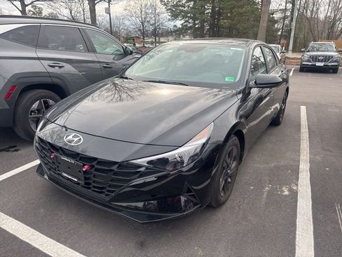 Used 2023 Hyundai Elantra SEL image 4