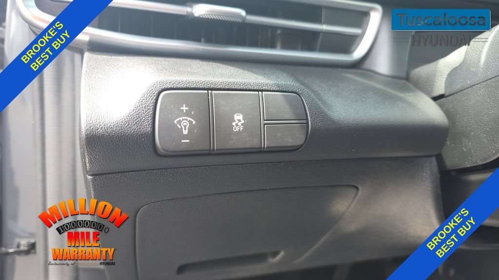 Used 2025 Hyundai Elantra SEL FWD image 14