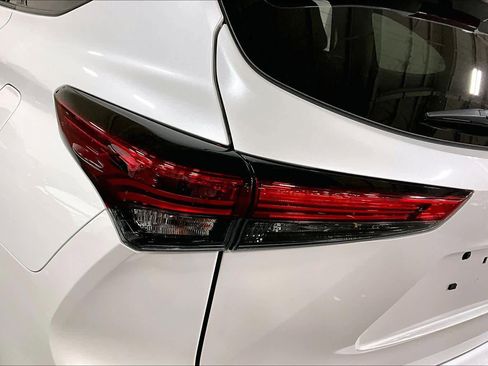 Used 2023 Toyota Highlander XSE AWD/4WD image 29