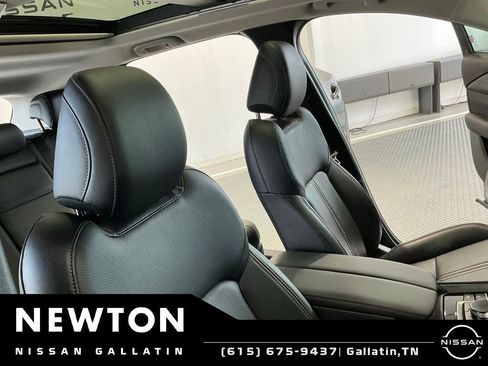 Used 2025 MAZDA CX-50 AWD 2.5 Hybrid w/ Premium Pkg image 15