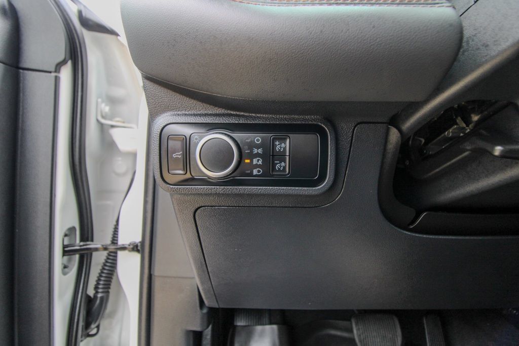 Used 2025 Ford Explorer Active AWD/4WD image 20