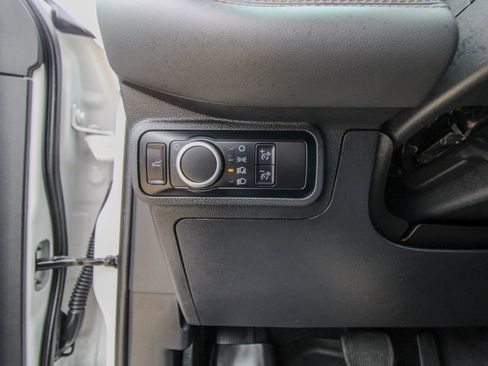 Used 2025 Ford Explorer Active AWD/4WD image 20