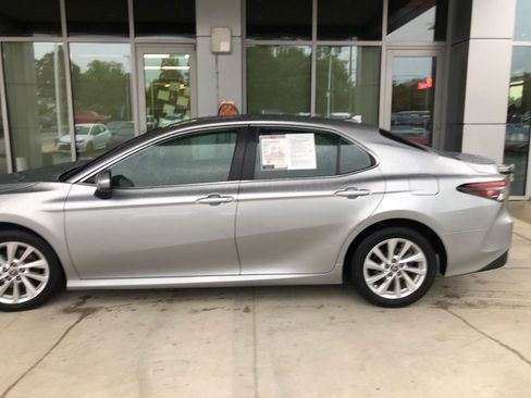 Used 2022 Toyota Camry LE FWD image 18