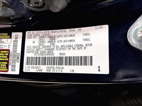 Used 2025 Toyota Tundra Limited image 37