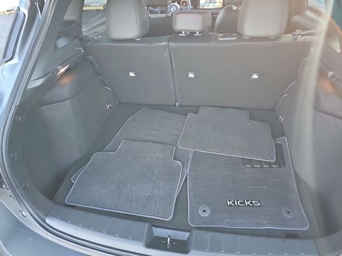 Used 2025 Nissan Kicks SR image 29
