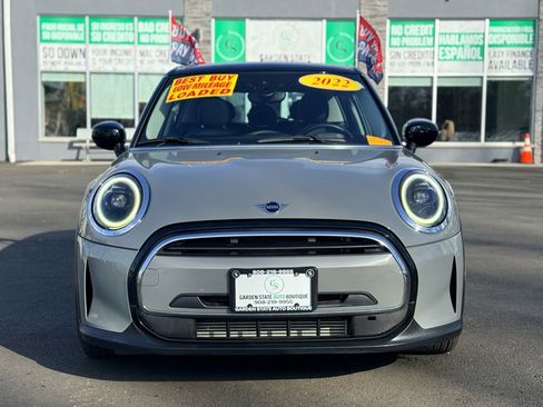 Used 2022 MINI Cooper 4-Door Hardtop image 2