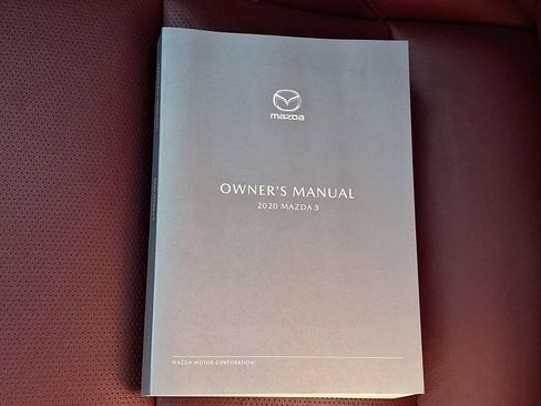 Used 2020 MAZDA MAZDA3 Hatchback w/ Premium Package image 28