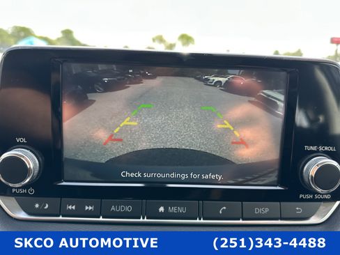 Used 2025 Nissan Sentra S image 17