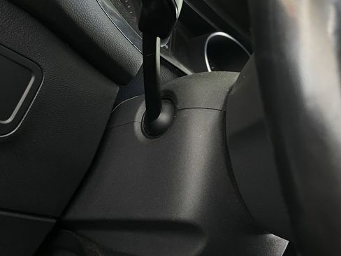 Used 2018 Volkswagen Tiguan SE w/ Panoramic Sunroof Package image 24