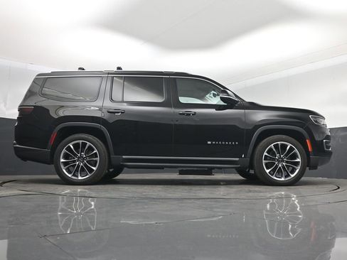 Used 2022 Jeep Wagoneer Series II w/ Premium Group I AWD/4WD image 16