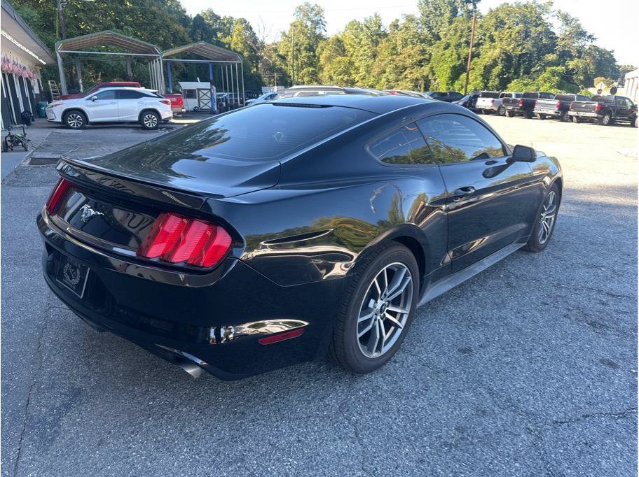 Used 2017 Ford Mustang Coupe RWD image 6