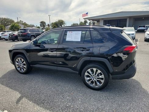 Used 2023 Toyota RAV4 XLE Premium image 13