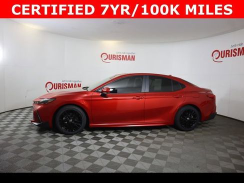 Used 2025 Toyota Camry SE FWD image 8