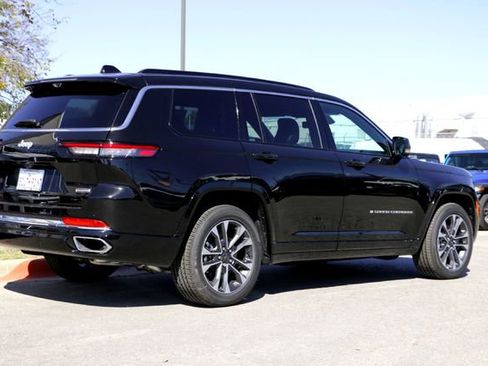New 2025 Jeep Grand Cherokee L Overland w/ Luxury Tech Group IV image 5