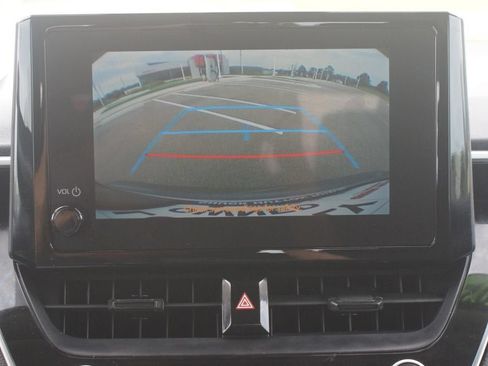 Used 2024 Toyota Corolla LE FWD image 7
