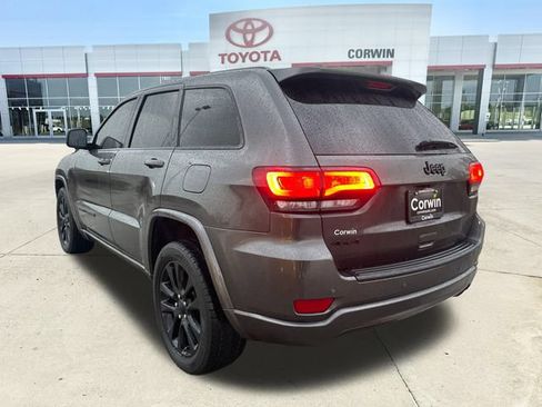 Used 2019 Jeep Grand Cherokee Altitude AWD/4WD image 3