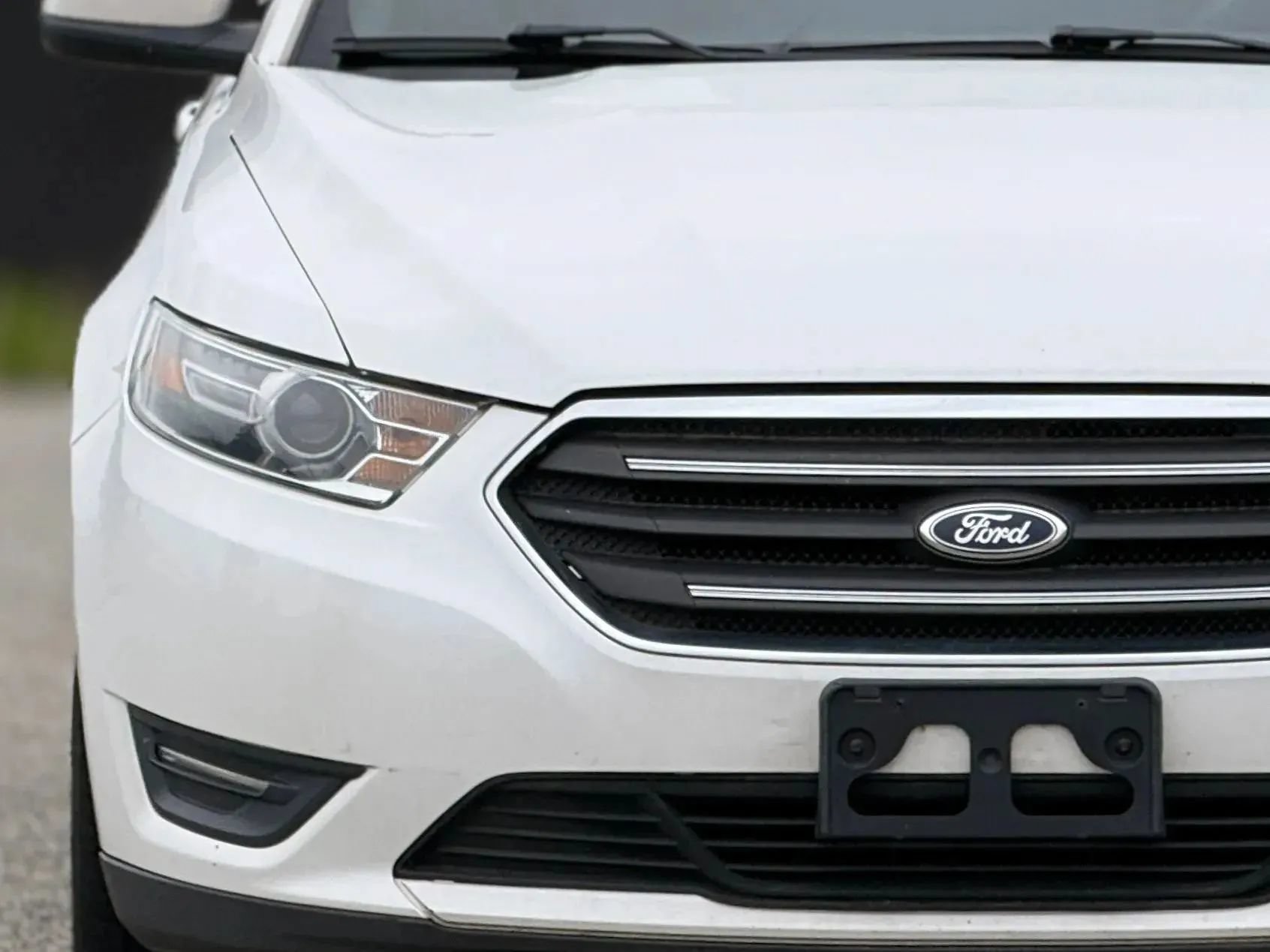 Used 2014 Ford Taurus SEL w/ Equipment Group 201A AWD/4WD image 11
