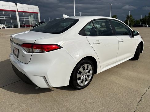 Certified 2025 Toyota Corolla LE FWD image 3