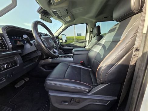 Used 2025 Ford F550 4x4 Crew Cab Super Duty image 13