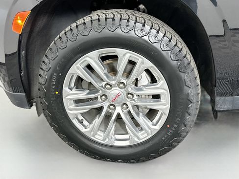 Used 2023 GMC Yukon SLT AWD/4WD image 33