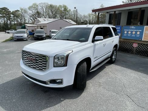 Used 2018 GMC Yukon Denali RWD image 2