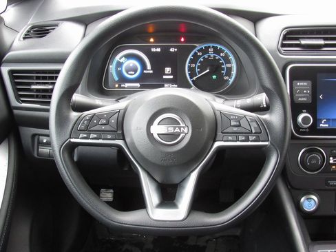 Used 2023 Nissan Leaf S image 20