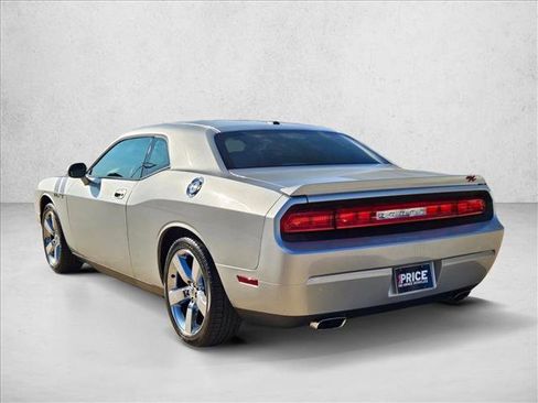 Used 2010 Dodge Challenger R/T image 8