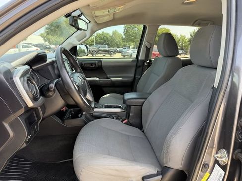 Used 2017 Toyota Tacoma SR5 w/ Tow Package RWD image 19
