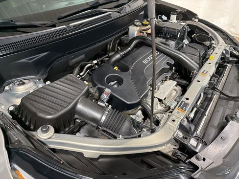 Used 2018 Chevrolet Equinox LT image 38