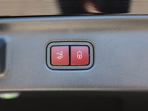Used 2025 Mercedes-Benz S 63 AMG S image 16