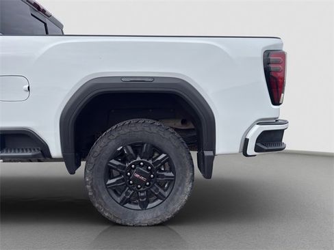 Used 2024 GMC Sierra 2500 AT4 w/ AT4 Preferred Package image 22