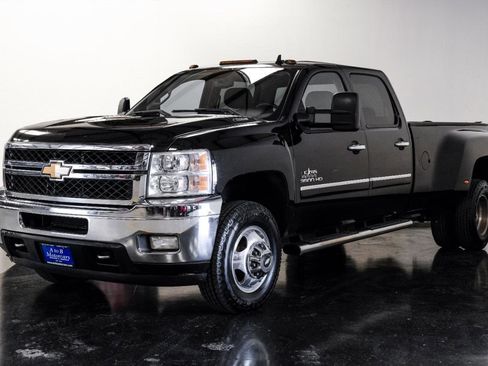 Used 2014 Chevrolet Silverado 3500 LT w/ Texas Edition image 6