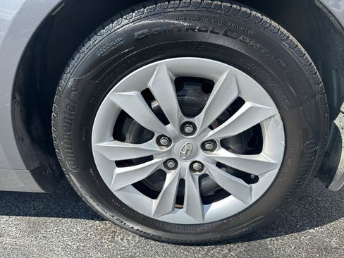 Used 2011 Hyundai Sonata GLS FWD image 24