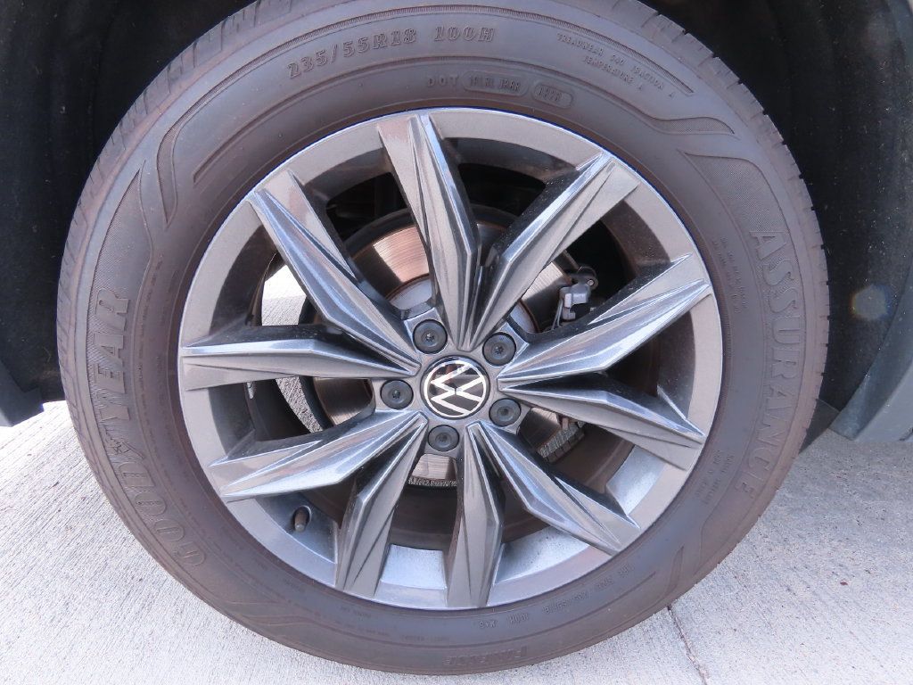 Used 2023 Volkswagen Tiguan SE FWD image 17
