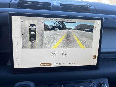 New 2025 Land Rover Defender 110 X-Dynamic SE image 24