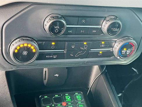 Used 2022 Ford Bronco 4-Door AWD/4WD image 15