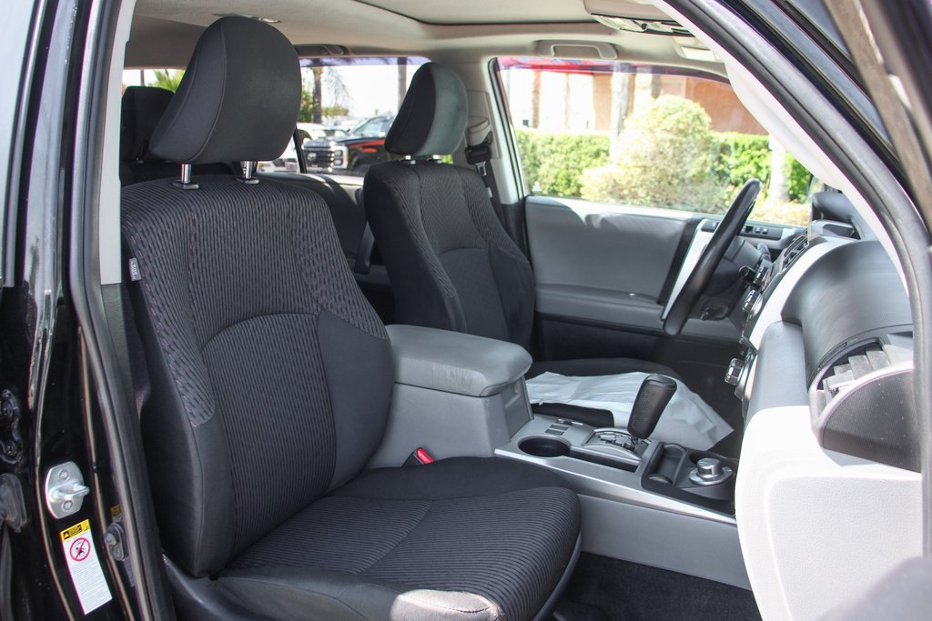 Used 2013 Toyota 4Runner SR5 w/ Convenience Pkg AWD/4WD image 35